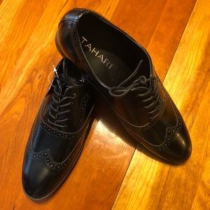 TAHARI Men Dressed Wing Tip Patent Leather Shoes!